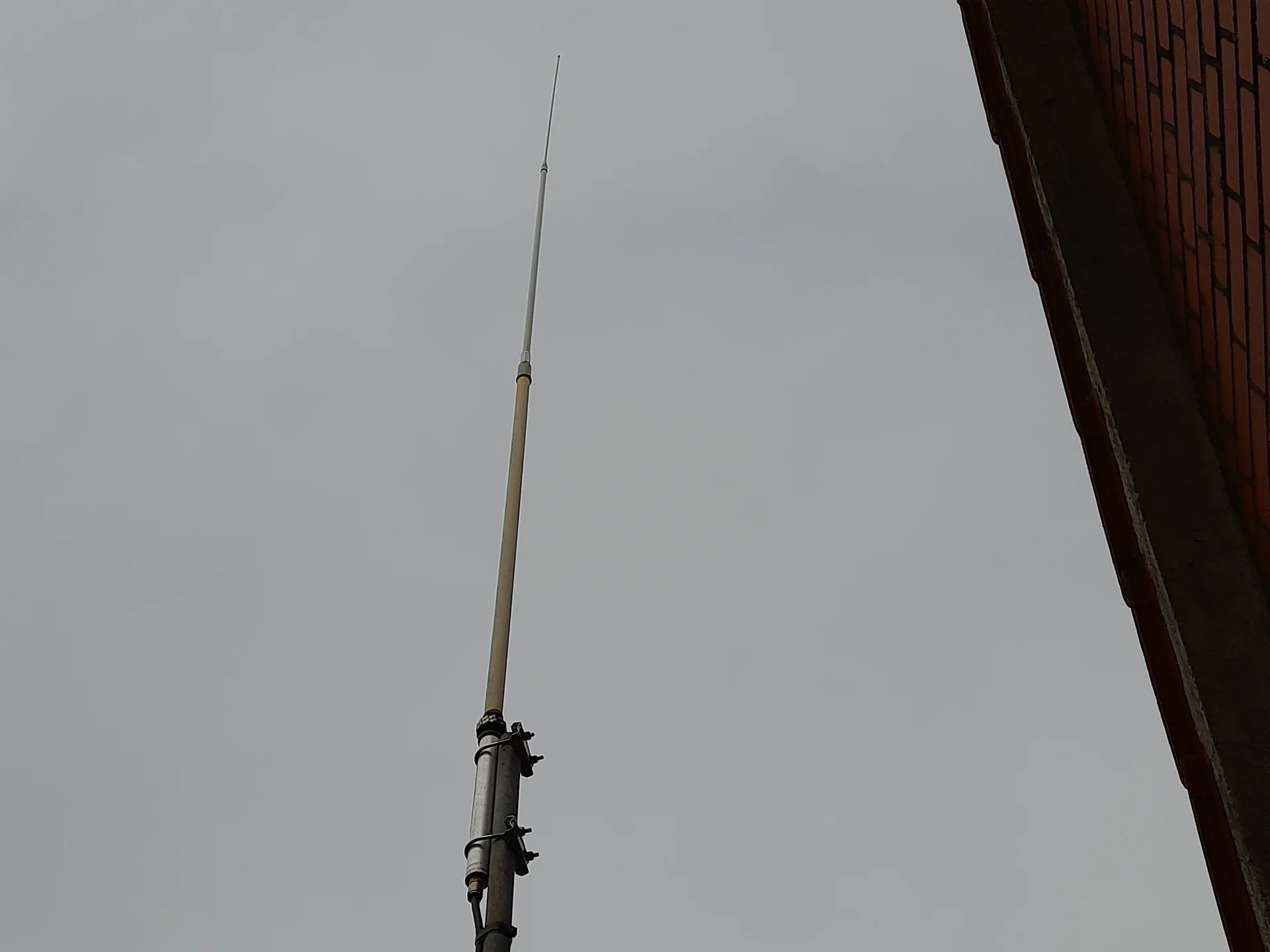 Die gute alte unverwüstliche A99,nicht die beste,nicht die schlechteste,aber für mich die perfekte Antenne.